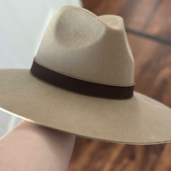 Gigi Pip hat main image 4